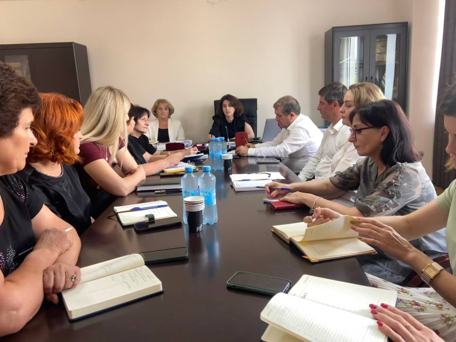 Аԥсны Аҳәынҭқарра Аҵара аминистр Хана Гәынба араионқәа аҵара аҟәшақәа рнапхгаҩцәеи Аҟәа ақалақь аҵара Аусбарҭа анапхгаҩи алархәны аусуратә еиԥылара мҩаԥылгеит