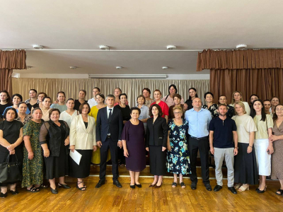 Асҭанда Ҷолокәуа Аԥсны Аҳәынҭқарра Аҵара Аминистрра С. П . Басариа ихьӡ зху Очамчыратәи ашкол-интернат еиҳабыс даҭоуп