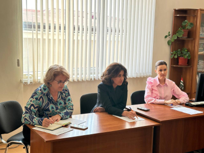 Аԥсны аҵара аминистр Хана Гәынба аметодистцәа алархәны аусуратә еиԥылара мҩаԥылгеит